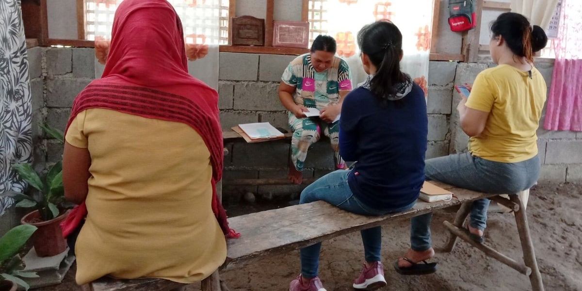 1590762304-mulheres-estudando-biblia.jpeg